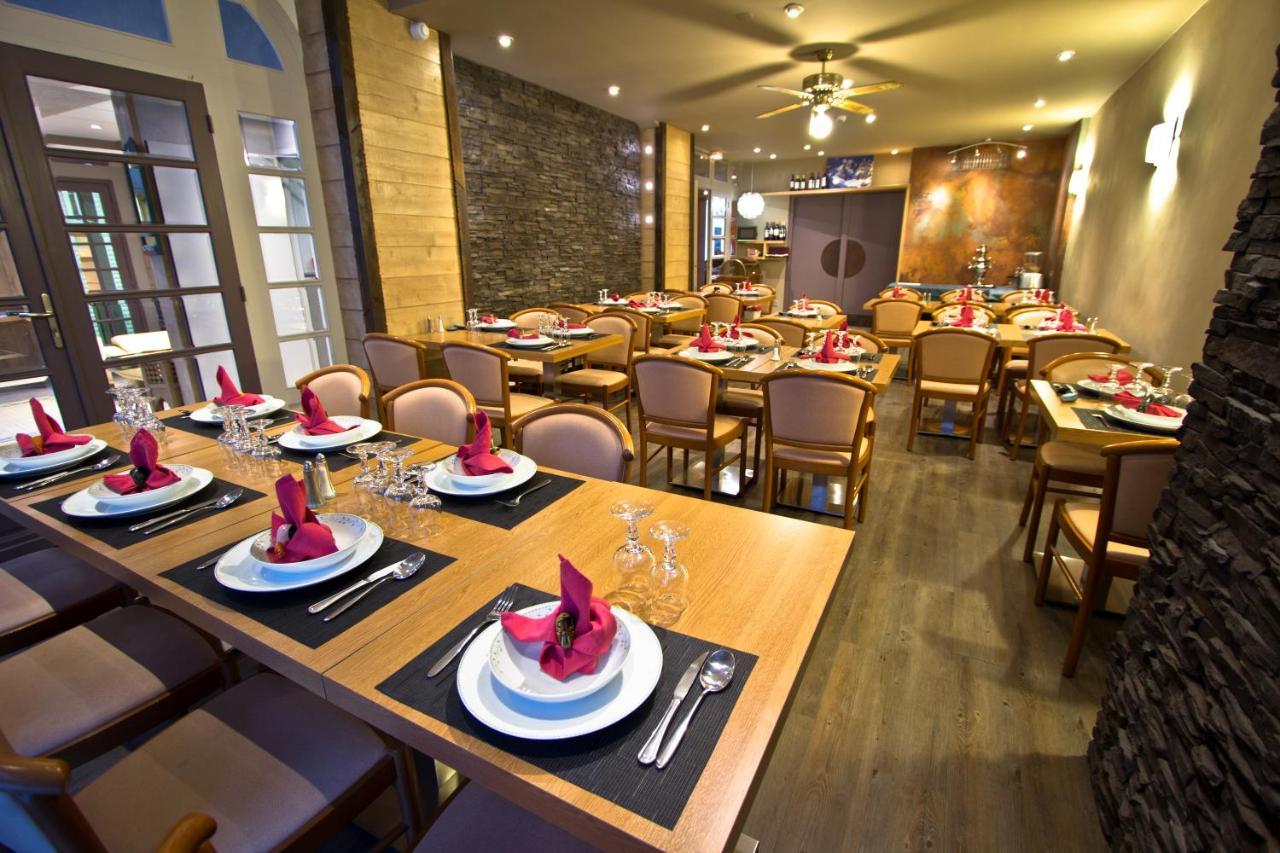 Hotel Les Edelweiss Cauterets Buitenkant foto